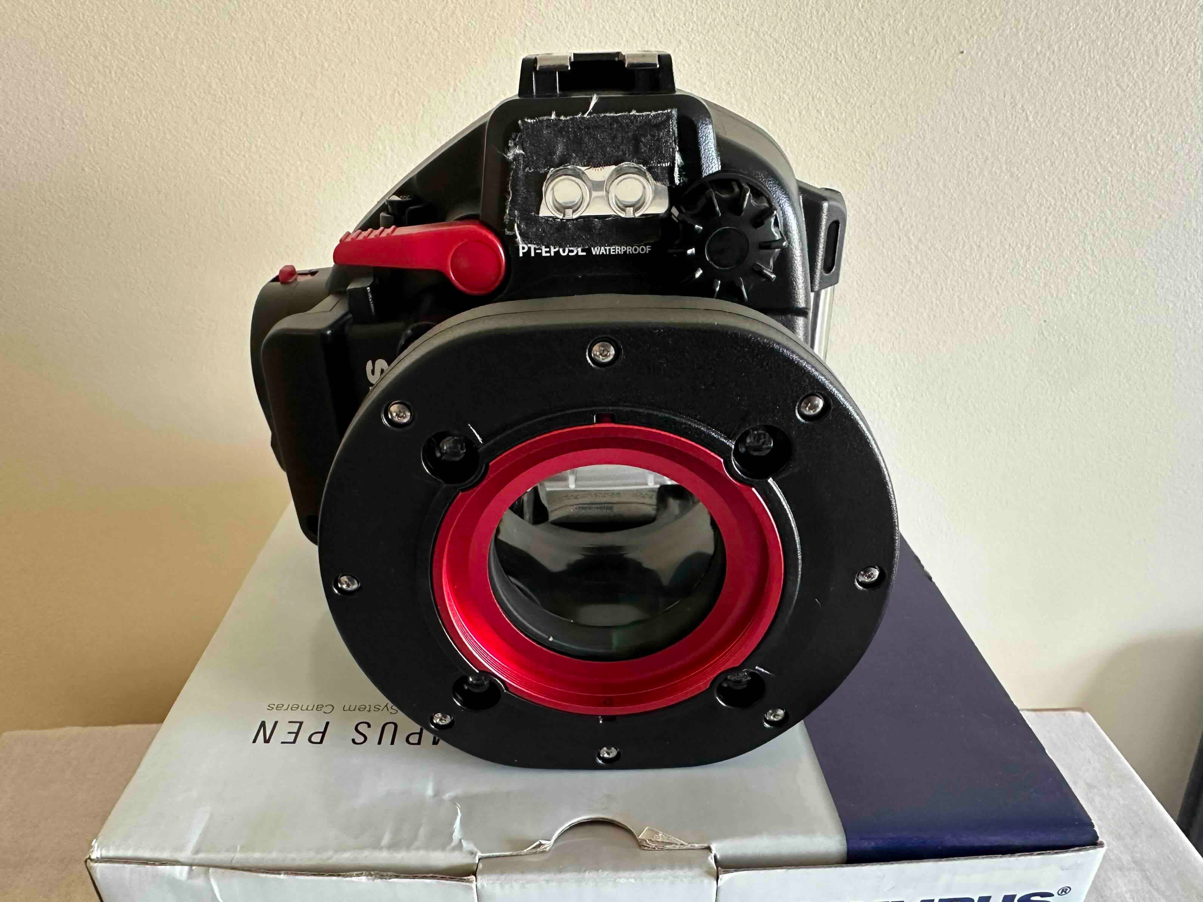 Olympus Pen E-PL3 com caixa estanque PT-EP05L