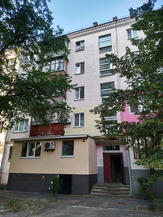 Здам кімнату в гуртожику, М.Чернігівська