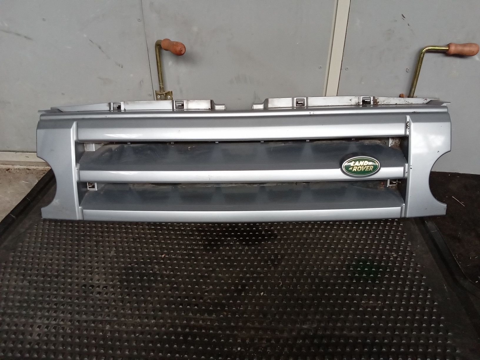 Grill Land Rover Discovery III