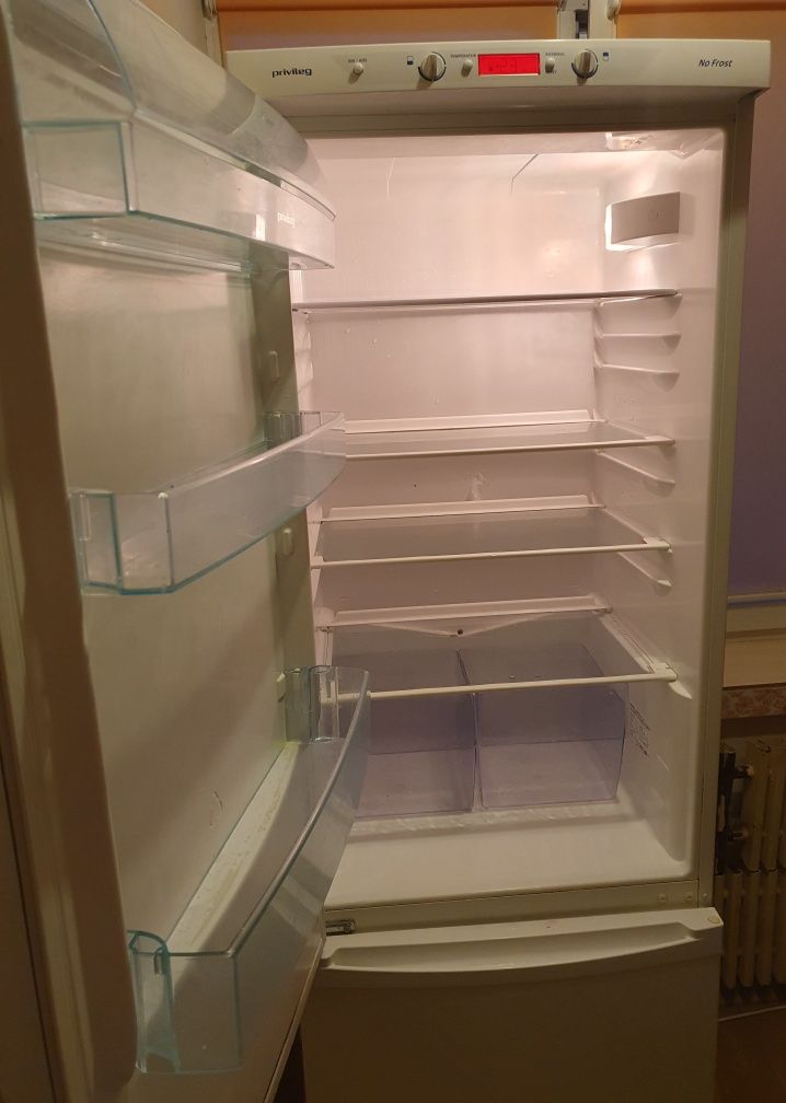 Холодильник Privileg холодилка морозильна камера