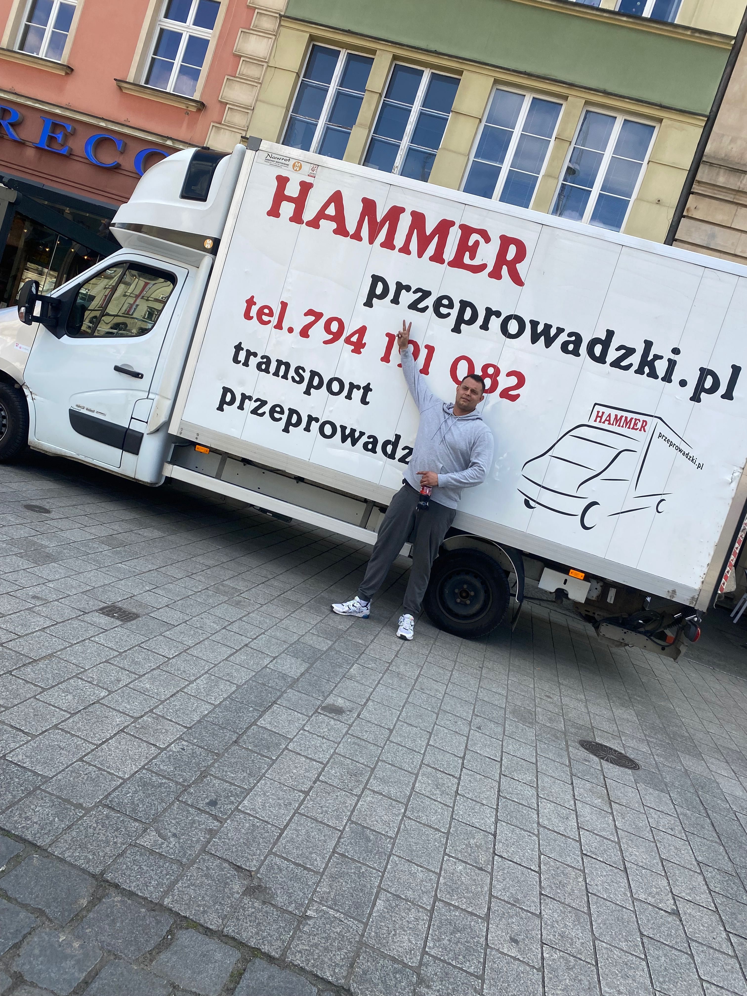 Tanie Przeprowadzki Wroclaw Przewóz Palet auto z windą