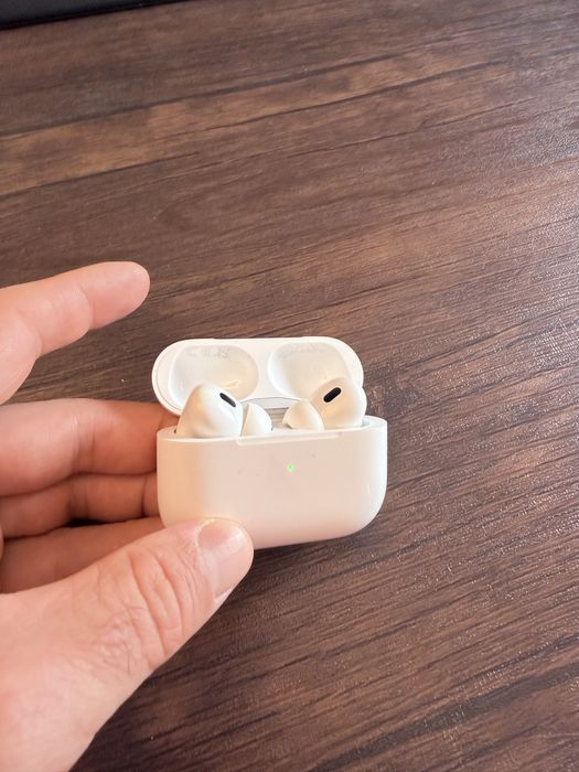 Apple AirPods Pro 2 Lightning MagSafe + etui Spigen + KRK