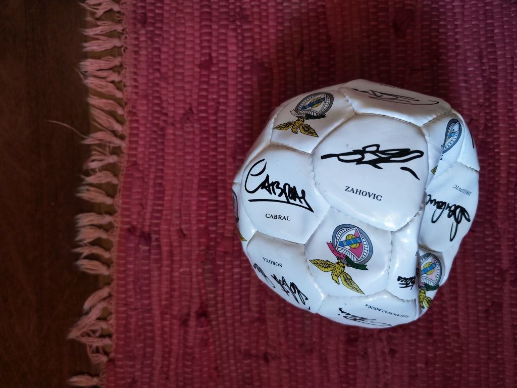 Bola autografada Benfica