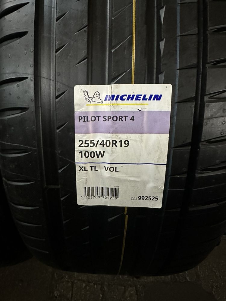 255/40/19 R19 Michelin Pilot Sport 4 VOL 4шт нові