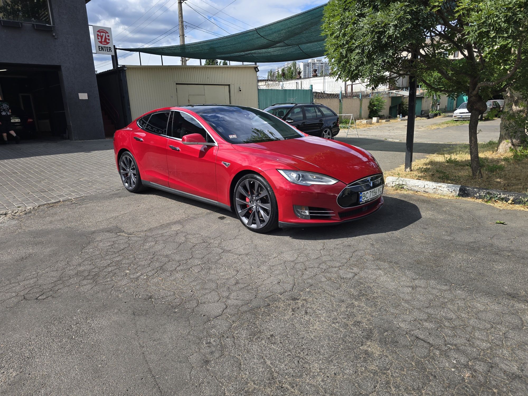 Сдам в аренду Tesla Model S P85D
