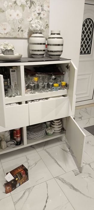 Aparador branco IKEA