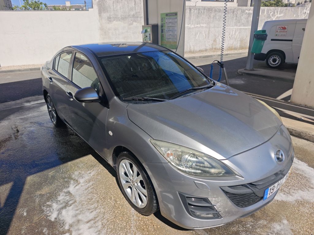 Mazda 3 Sedan 5 lugares em ótimo estado