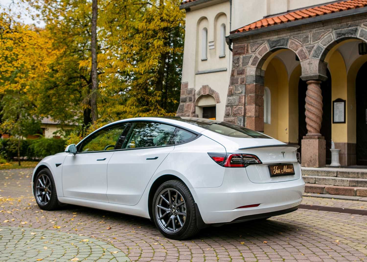 Tesla model 3 do ślubu, bardzo atrakcyjna cena!