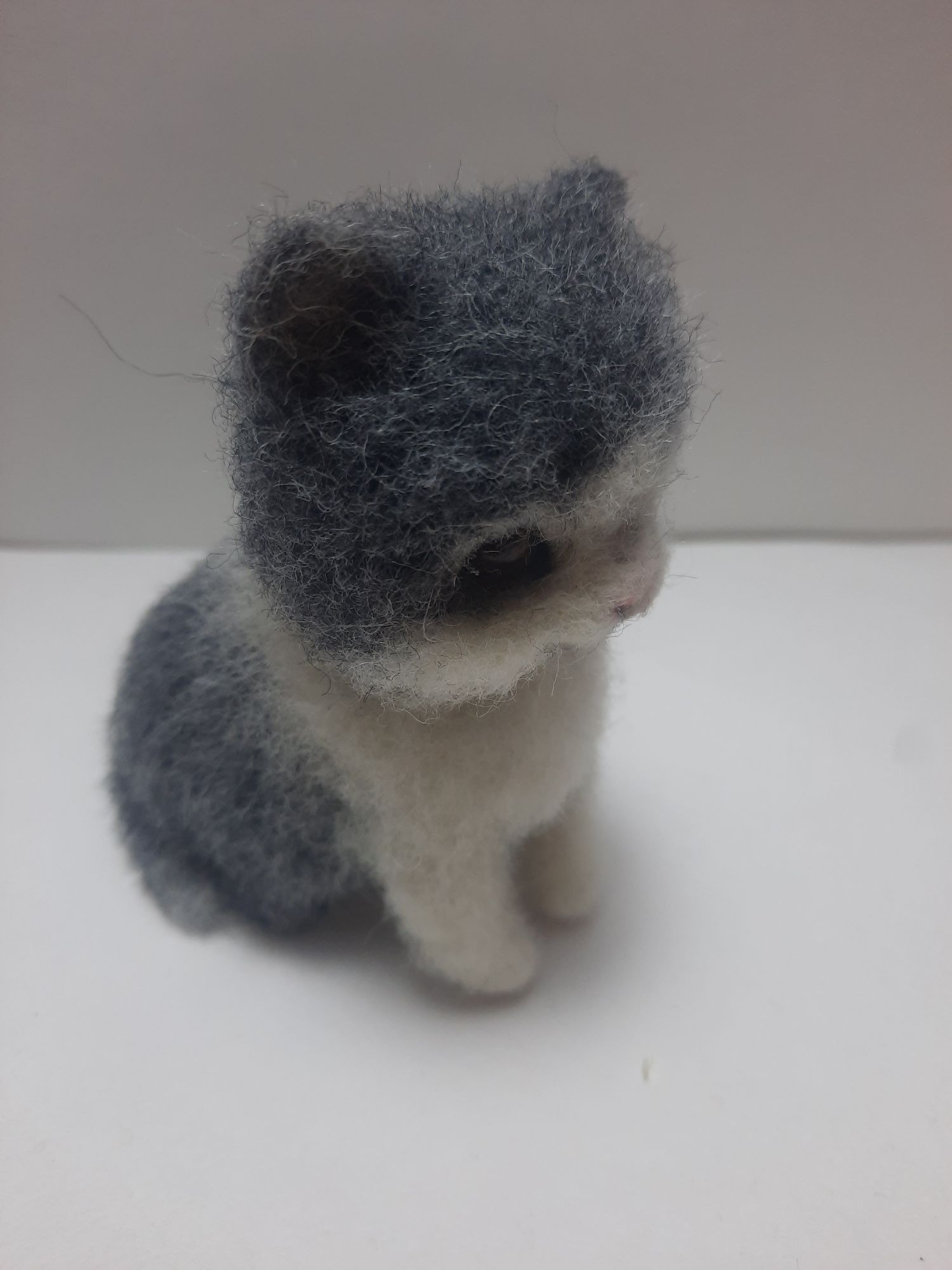Валяная игрушка котенок, валяне кошеня
