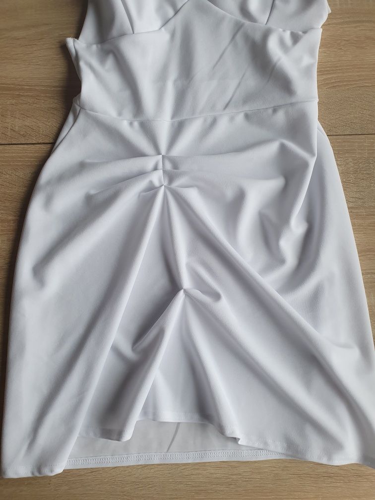 Piękna biała elegancka sukienka rozmiar L