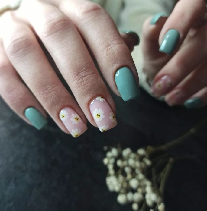 Манікюр Троєщина