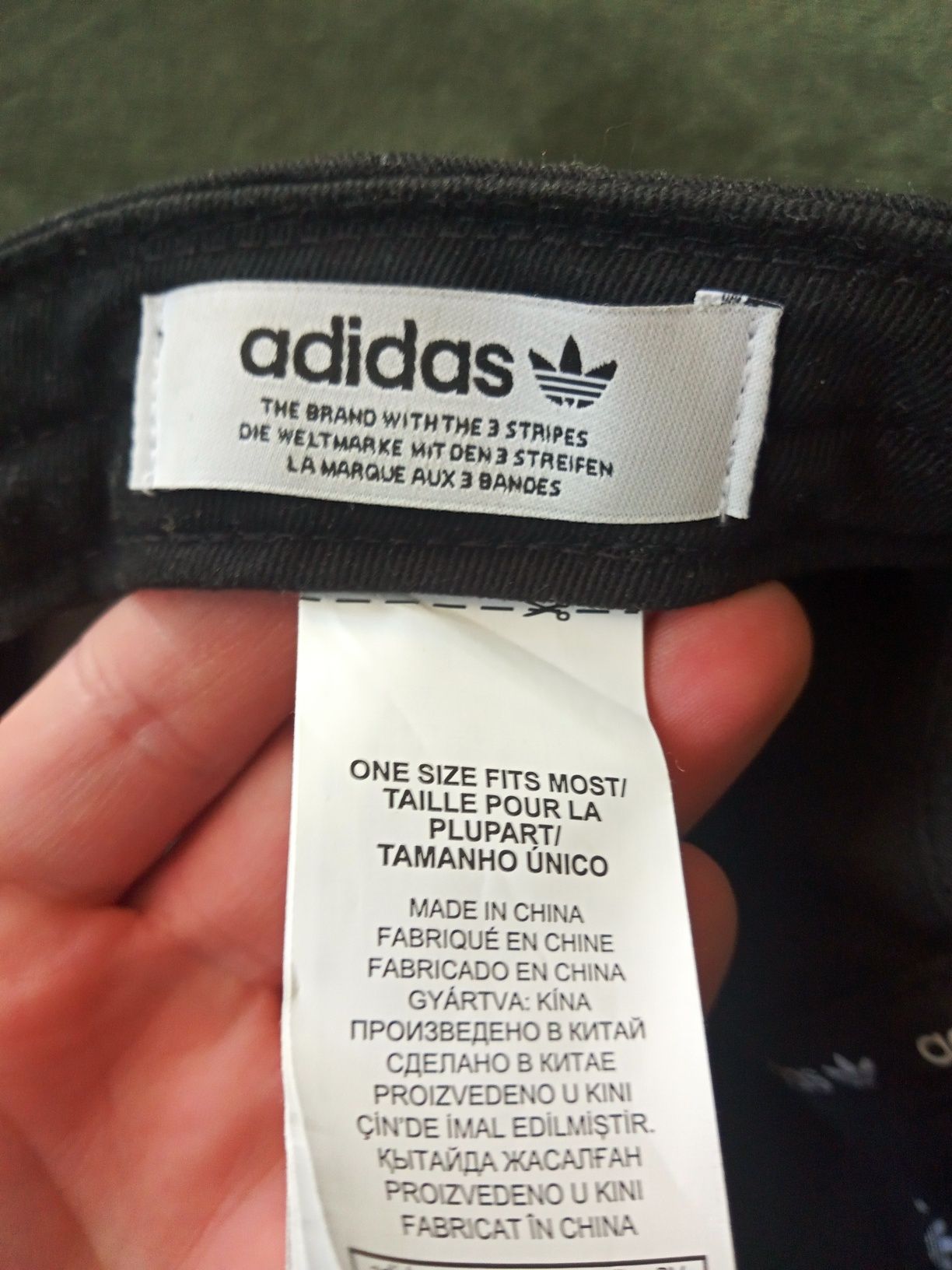 Oryginalna czapeczka z daszkiem Adidas