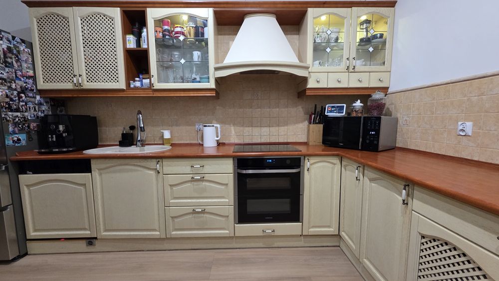 Zestaw mebli kuchennych