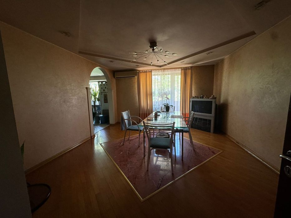 168 метров. Центр. 5/10 эт. Новый дом. ГАЗ. Ремонт. ул. Б.Хмельницкого