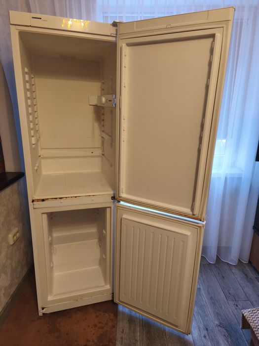 Продам холодильник Liebherr