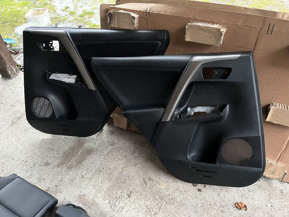 Wnętrze fotele kanapa boczki Toyota Rav4 iv lift hybrid 15-18