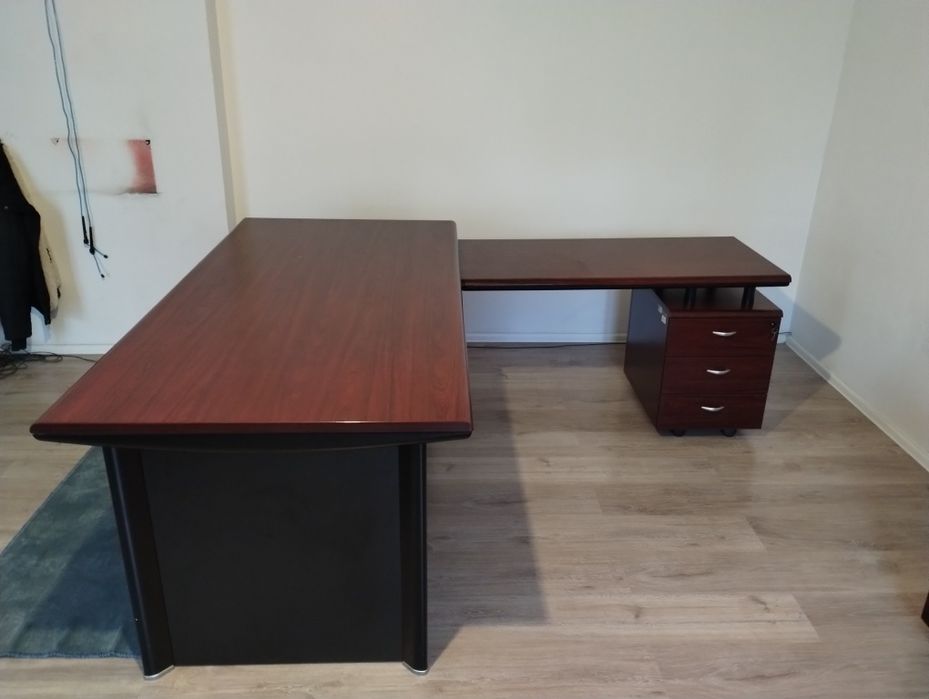 Duże biurko z pomocnikiem stan bdb. 180x90 cm