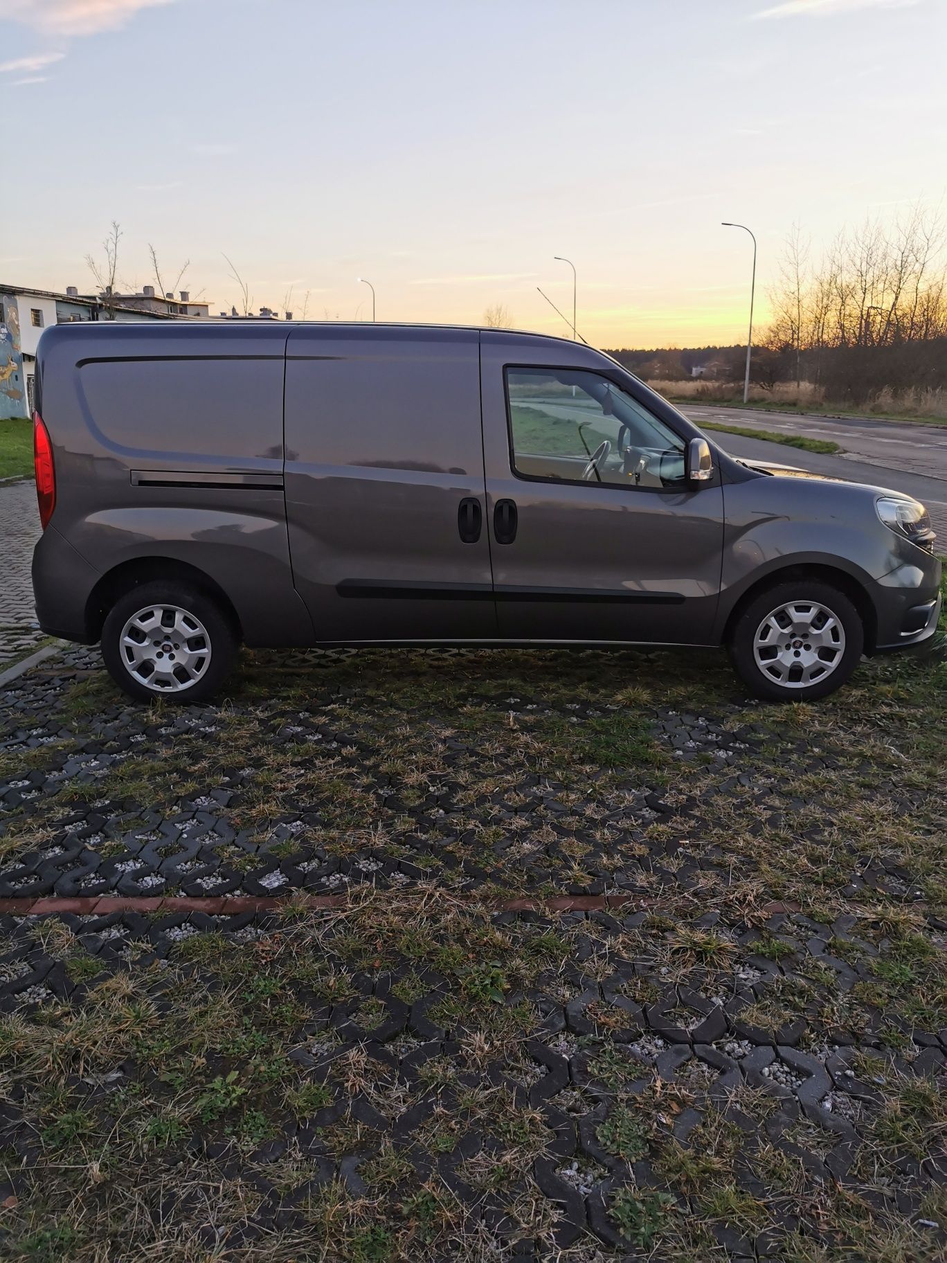 Sprzedam samochód Fiat Doblo maxi