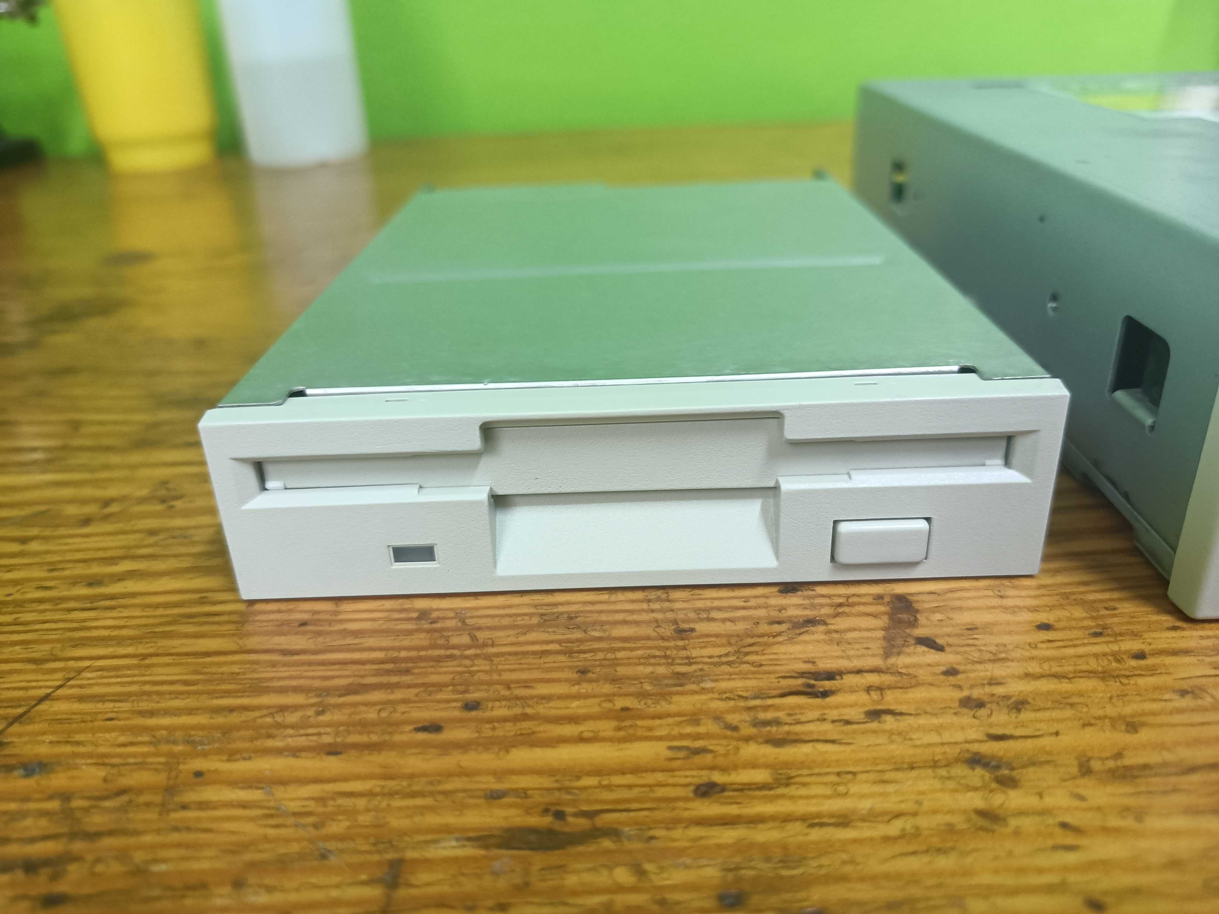 Stacja dyskietek 3,5' + CD Rom retro PC Adax Optimus Highscreen
