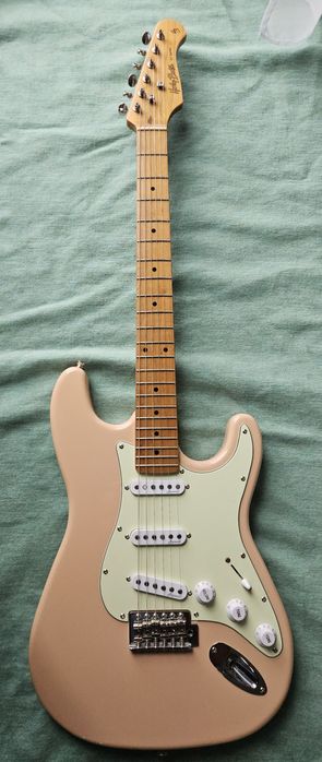 Sprzedam gitarę elektryczną Harley Benton  St-62 cc mn