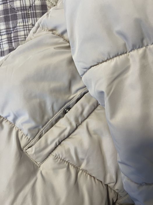 жіноча курточка,молочна