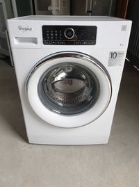 Пральна/стиральная/ машина Whirlpool 8 KG / FSCR80422