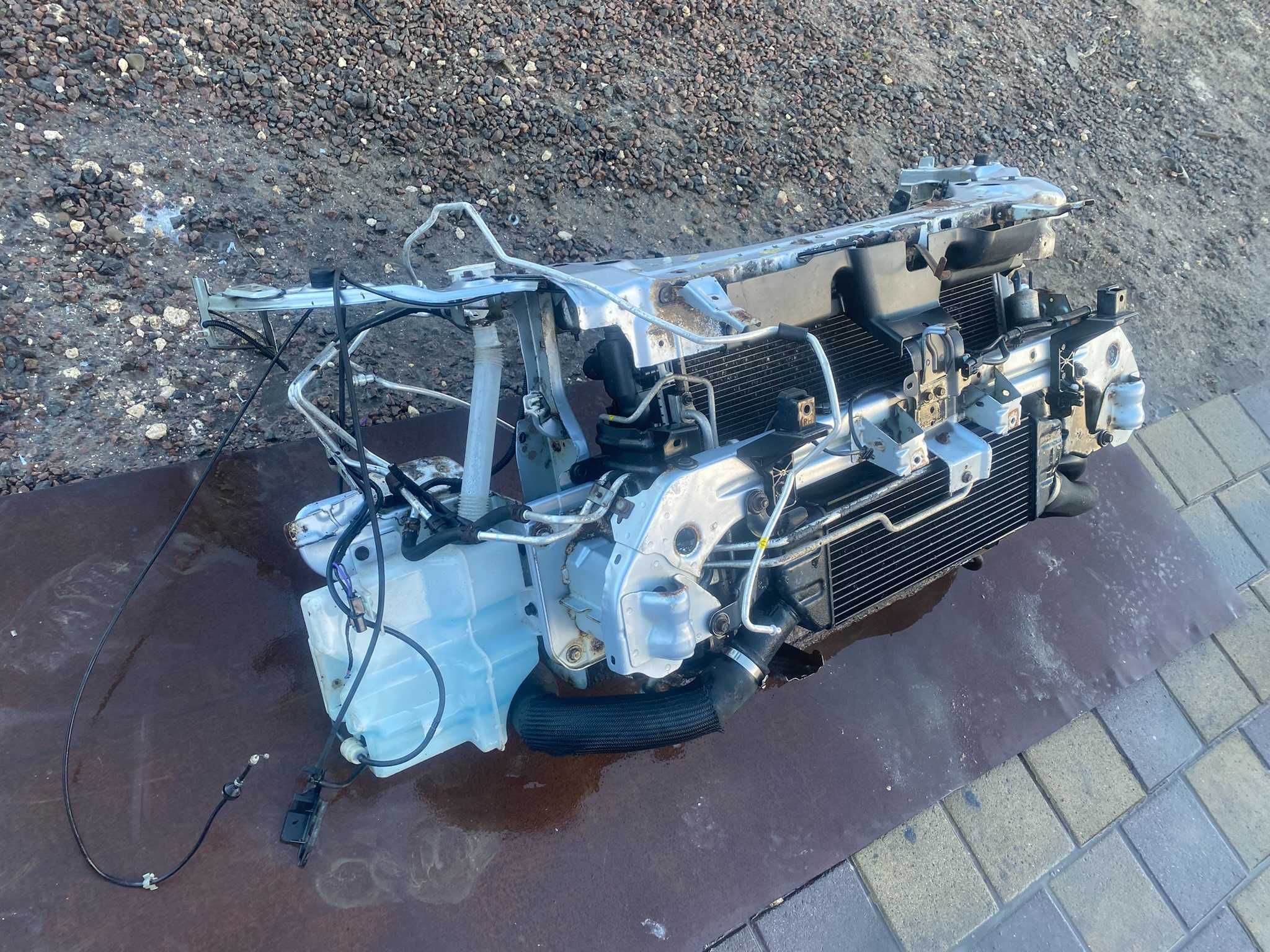 Передня панель кузова, телевізор  Mitsubishi Outlander XL