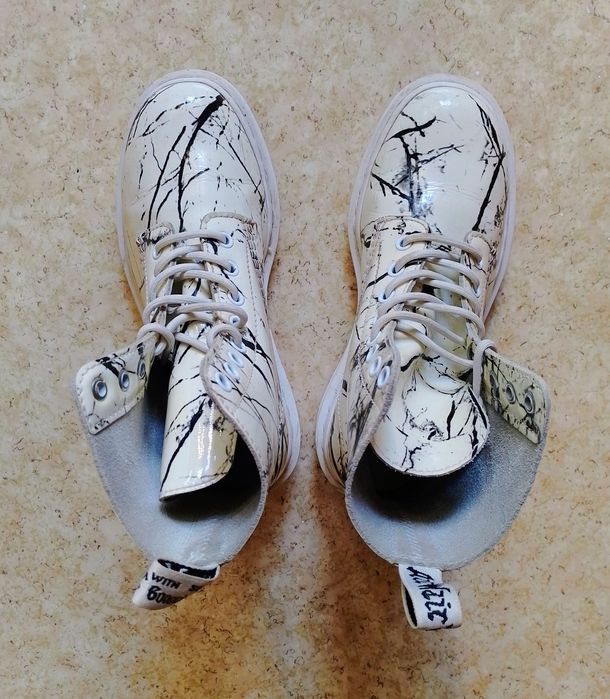 Ботинки берцы Доктор Мартинс. PASCAL MARBLE in White Dr. Martens