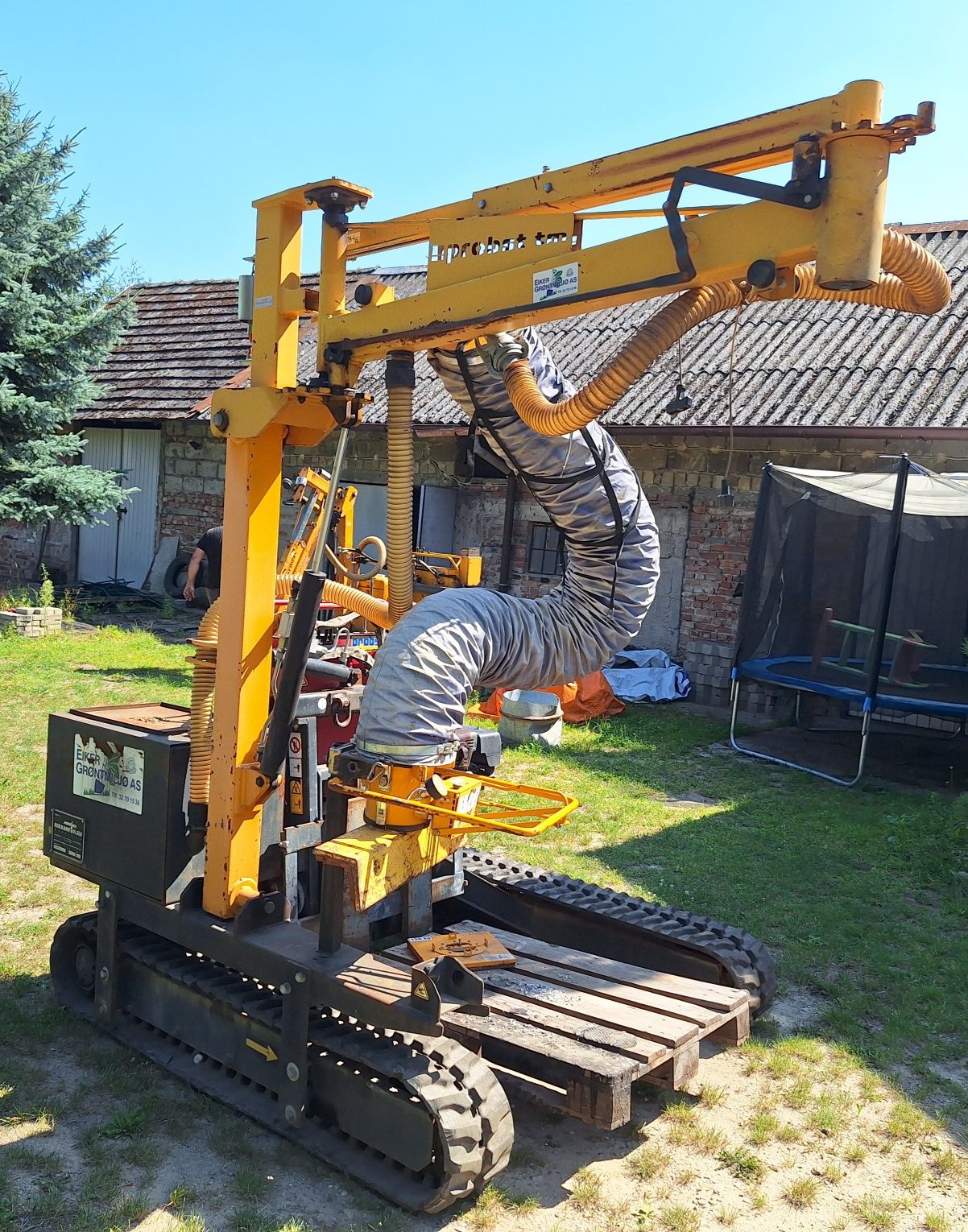 Układarka do kraweznikow PROBST TM mobil 2010 r, optimas gasienice
