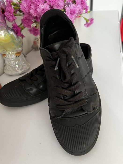 Черевики туфлі мокасини