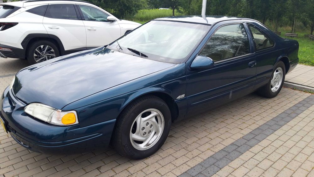 Ford Thunderbird USA V8 RWD zarejestrowany na zabytek żółte tablice