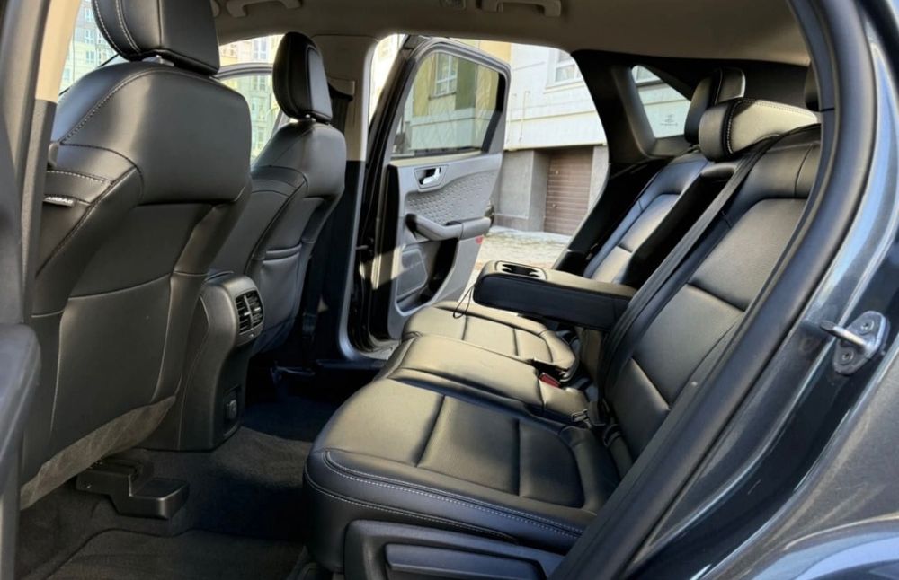 Ford Escape 2020 рік