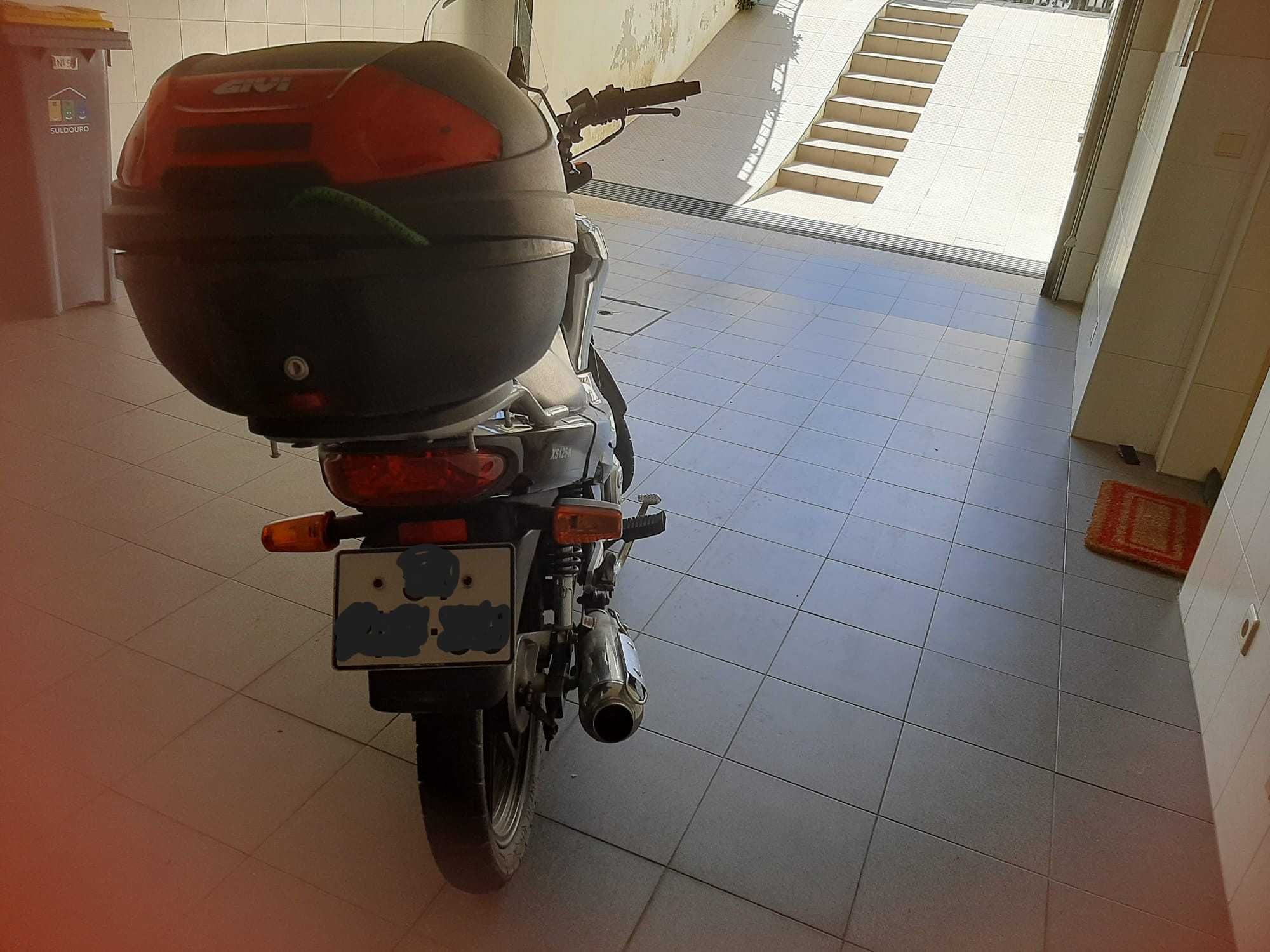 mota 125 Sym em bom estado com  pouco kms