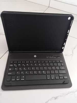 Etui do tabletu z klawiaturą trzy ustawienia