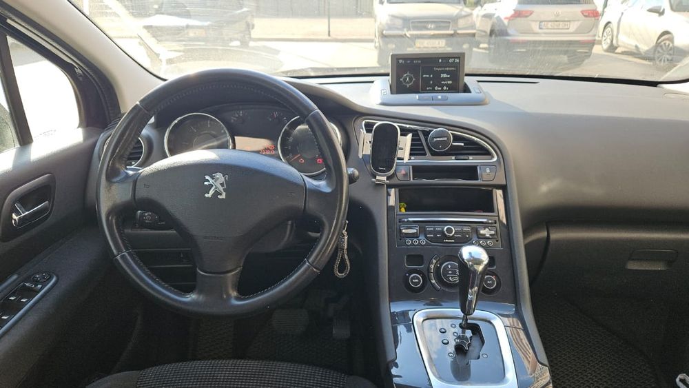 PEUGEOT 5008 2015г