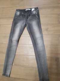 JEDYNE 8ZL Vero Moda spodnie jeansowe 28/34r.