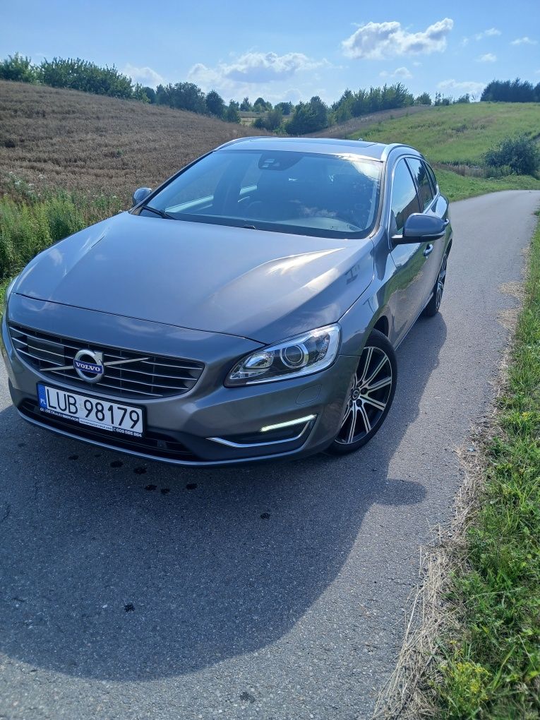 VOLVO V60 T5 AWD 2.5