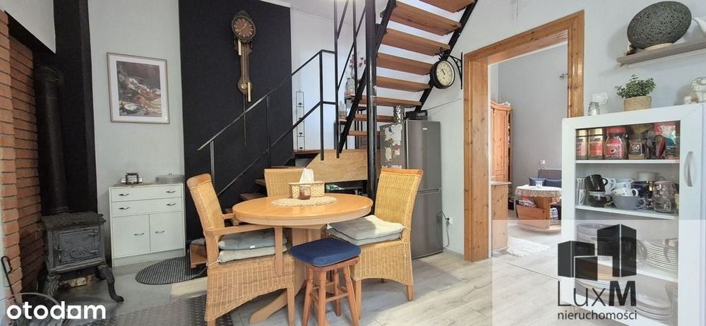 Dom bliźniak w spokojnej okolicy