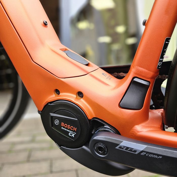 Rower elektryczny KTM MACINA Gran 610 roz.51cm M Bosch 625Wh CX (115)