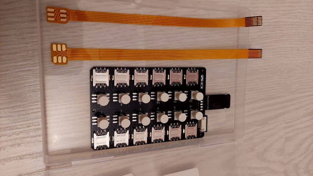 Адаптер з 12 слотами для карт для Iphone/ Android