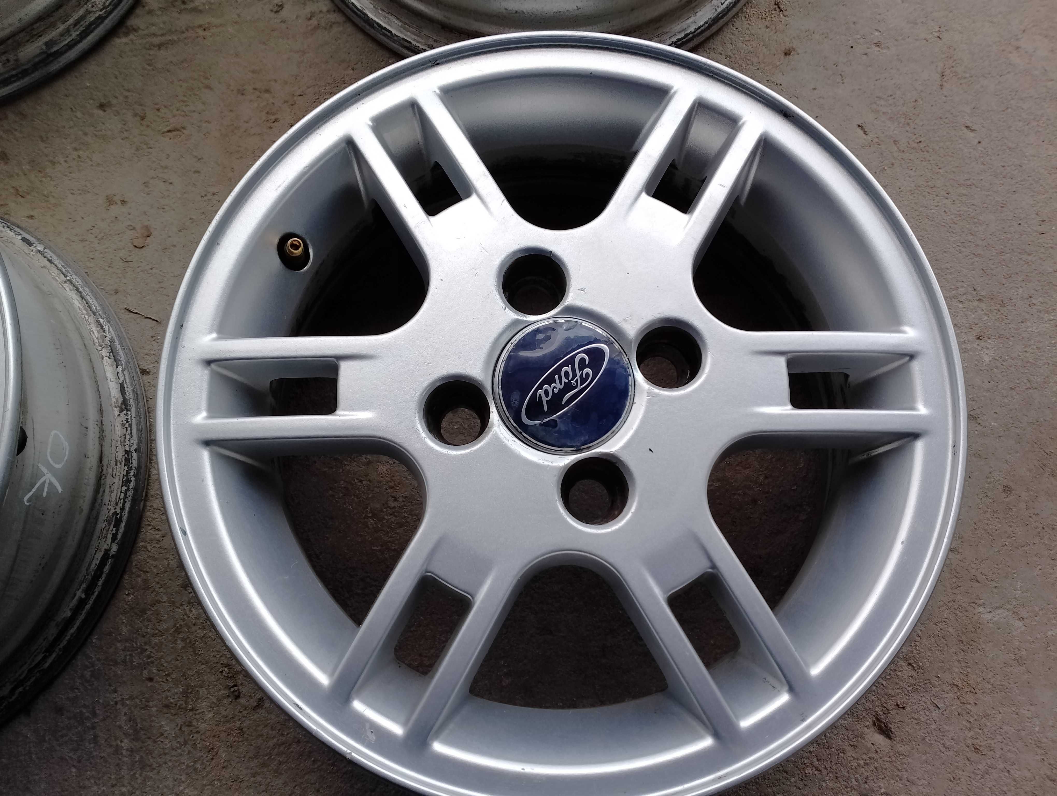 Felgi Aluminiowe Ford 5Jx14'' 4x108 ET36 Obrzycko A104