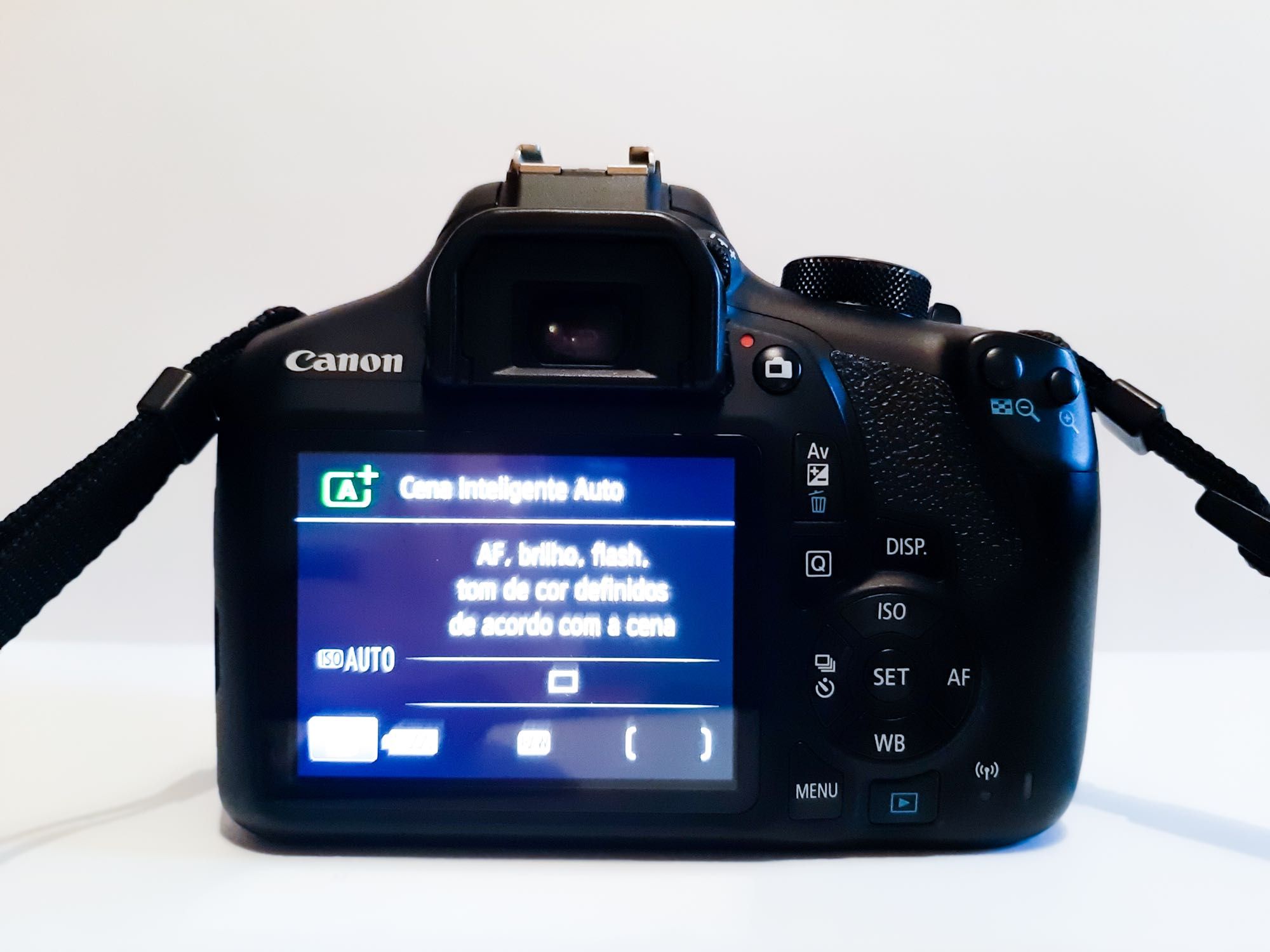 Canon EOS 1300D + 1 Objetiva + Cartão de Memória