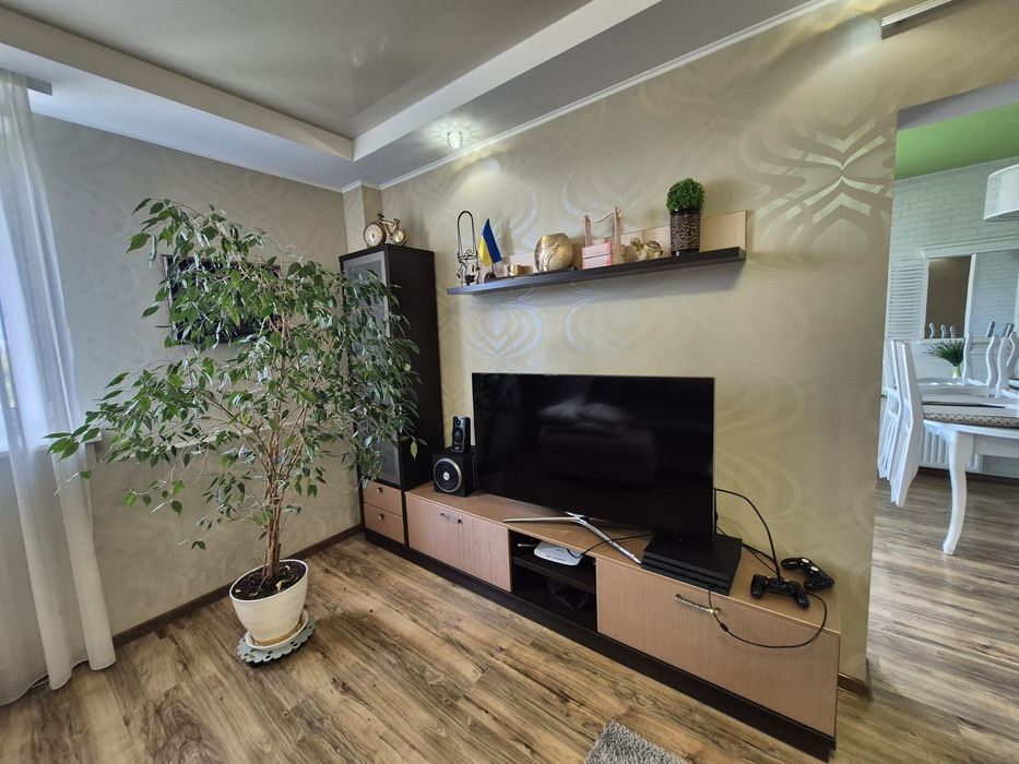 Продам велику трикімнатну квартиру- VIP, центр, Набережна, пляж. FINK