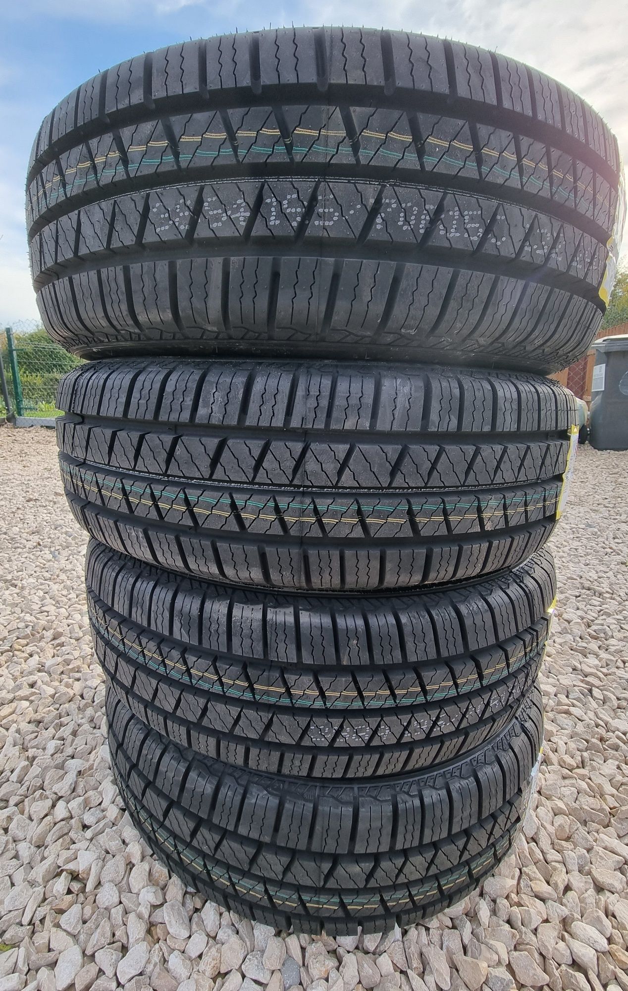 195/70R15 C * Nowe opony do BUS- a * Wielosezonowe * 2024 rok *Austone