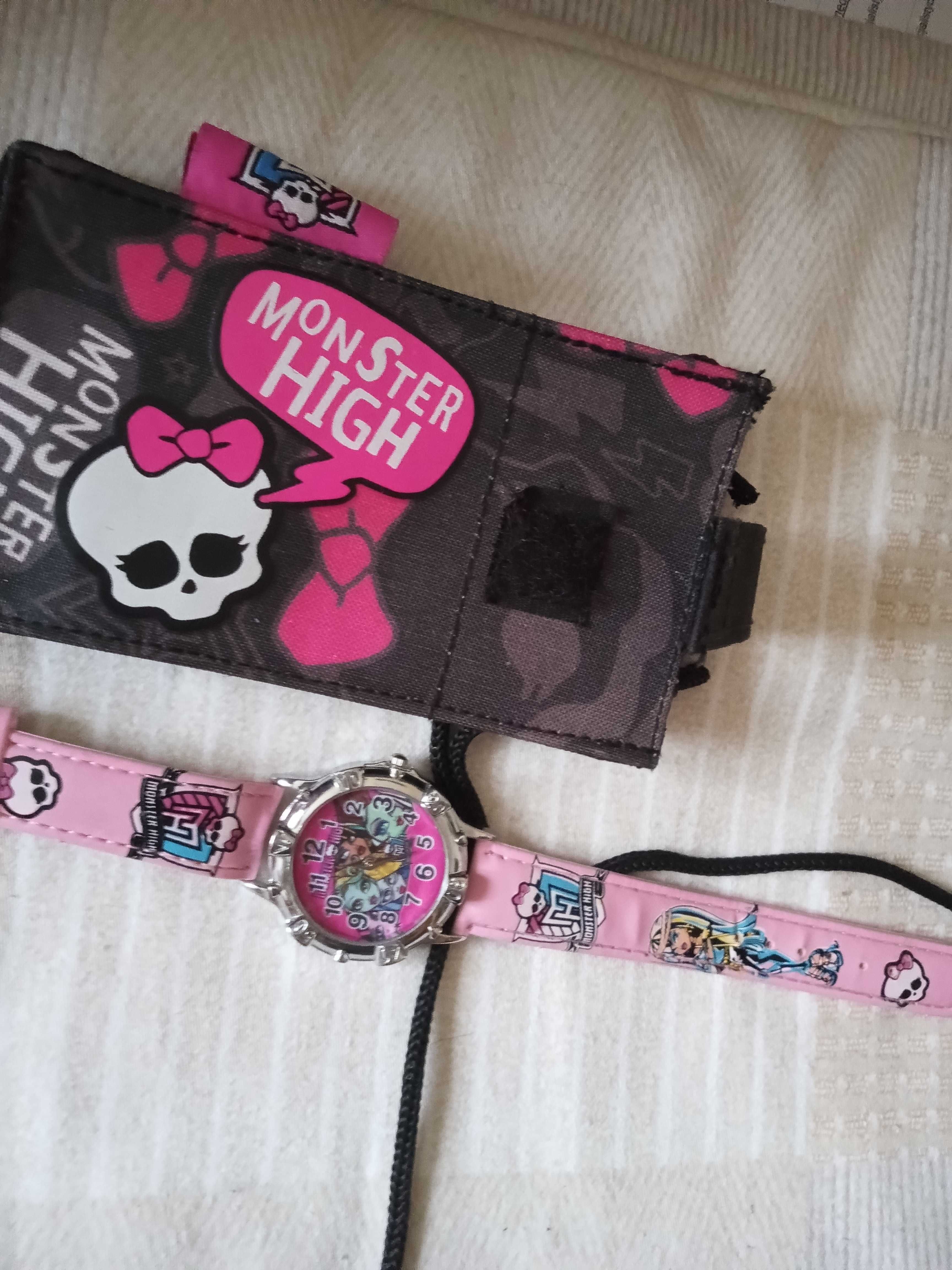 nowy zegarek dziecięcy z etui Monster High