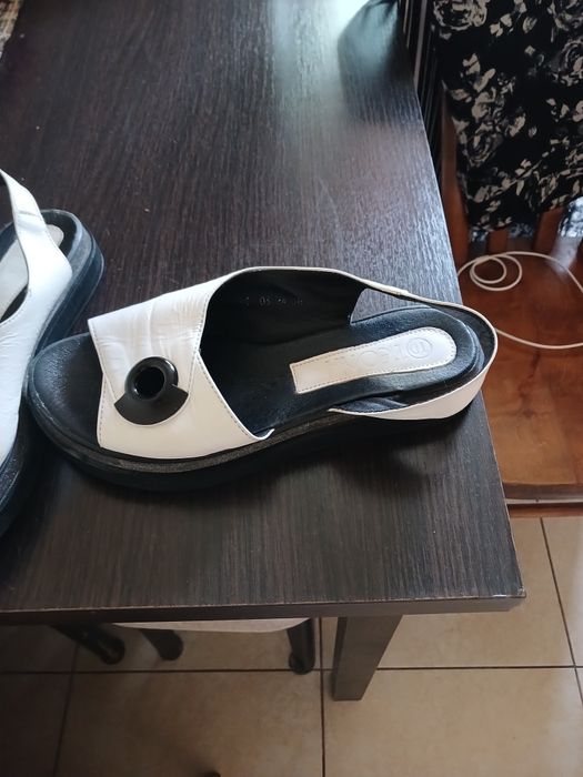 Продам кожаные босоножки!