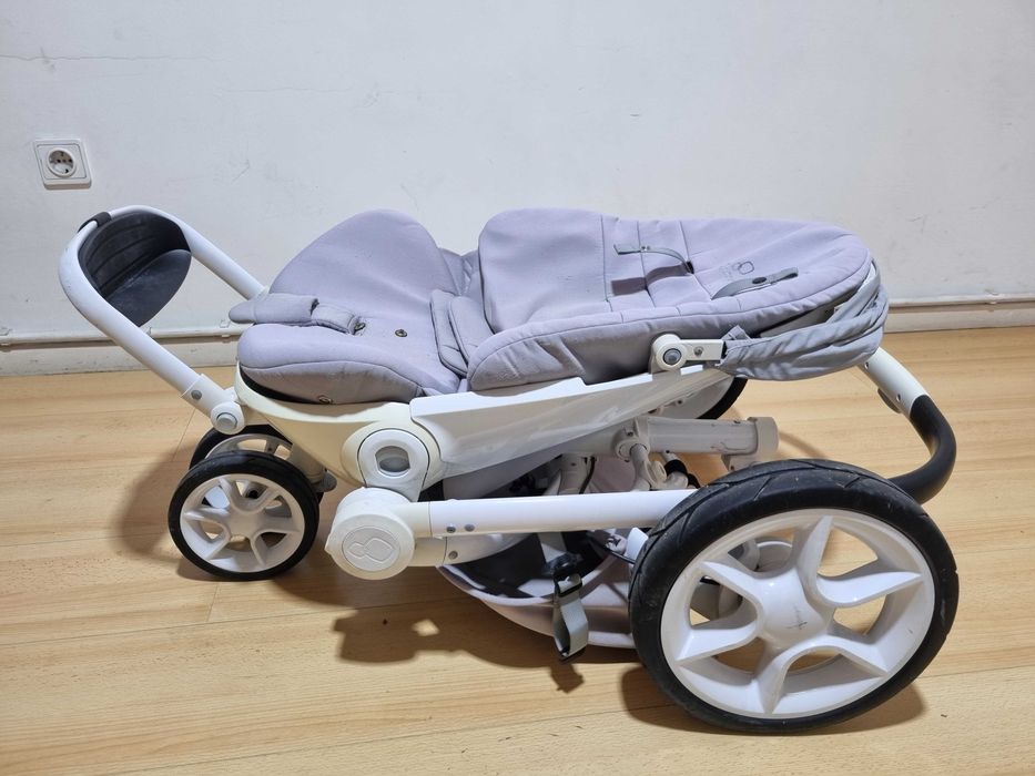 Carrinho de bebé Quinny