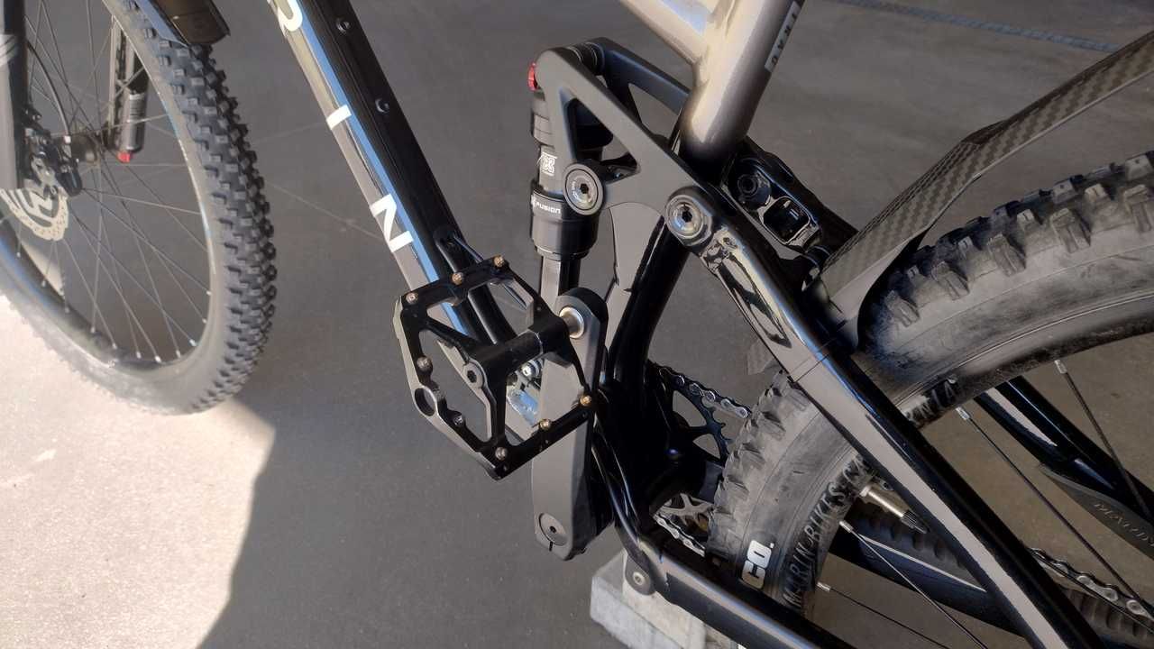 Marin Rift Zone [ 2024 ; rozm. XL ]
