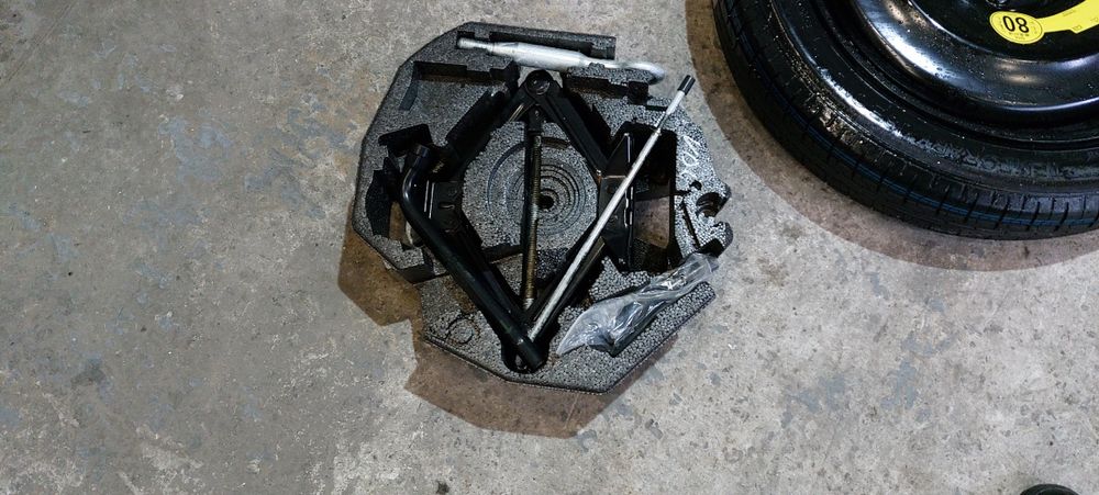 Докатка инструмент Volvo xc90 комплект для замены запаски Хс90 набор