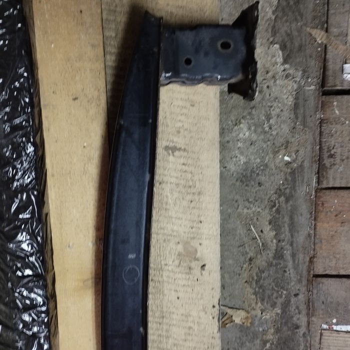 Belka wzmocnienie zderzaka tył skoda octavia kombi 2015 ze śrubami OEM